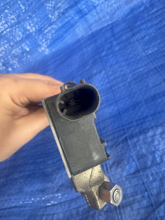 SERRE-CÂBLE NÉGATIVE PEUGEOT 9666488280