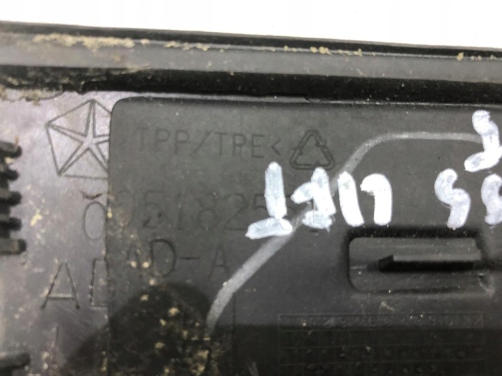MOULURE PARE-BRISE GAUCHE JEEP COMPASS I 05182561