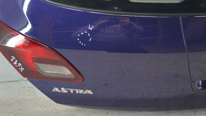 OPEL ASTRA J COUVERCLES DE COFFRE ARRIÈRE COUVERCLES DE COFFRE Z20Z HAYON (K682)