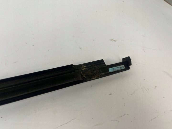 MOULURE VITRES ARRIÈRE DROITE CÔTÉ AUDI Q7 4M 4M0853764