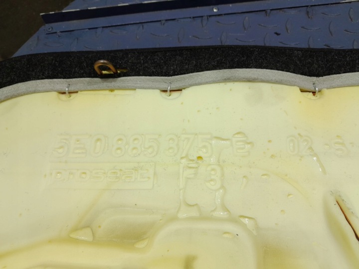 SKODA OCTAVIA III LIFT BERLINE BANQUETTE ARRIÈRE SIÈGE ARRIÈRE ARRIÈRE 5E0885375E
