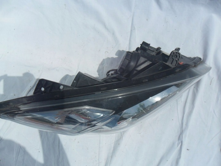 KIA CEED I 1 PROJECTEUR DROIT AVANT PHARE DROIT AVANT AVANT