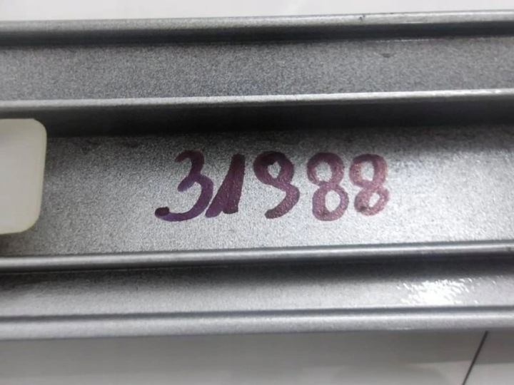 MERCEDES C-KLASA W203 MOULURE PORTES DROIT AVANT