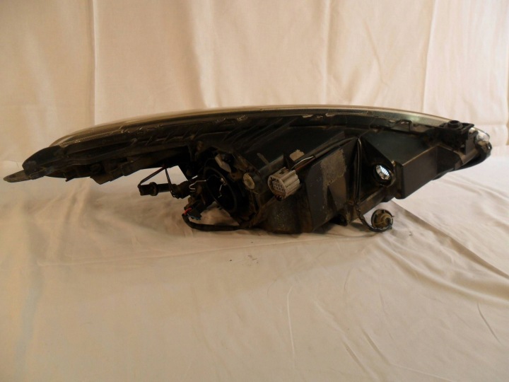 PROJECTEUR AVANT CÔTÉ GAUCHE MAZDA 2 DG8051040