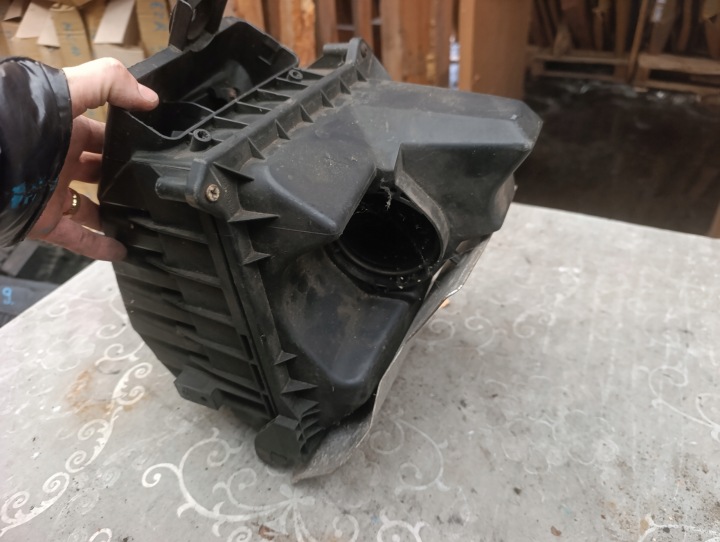 CHÂSSIS FILTRE AIR AUDI A4 B7 2.0 TFSI 03G133835C