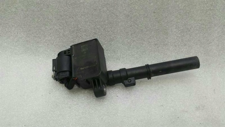 BOBINE ALLUMAGE MERCEDES KLASY E W238 A2569060100 BOBINE ALLUMAGE M256 E53…