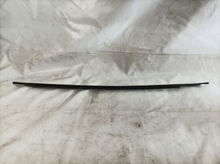 AUDI A4 15 MOULURE RACLOIR PORTES USA GAUCHE AVANT