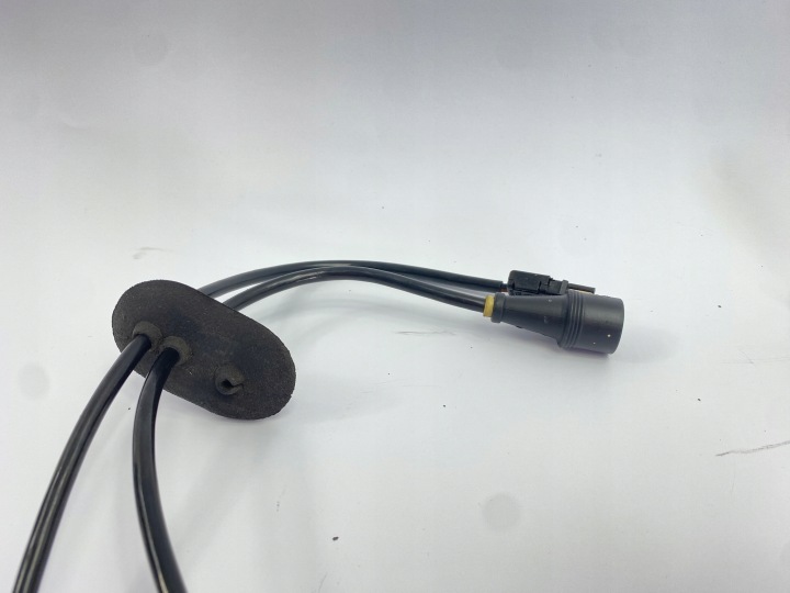 CAPTEUR ABS DROIT AVANT AVANT PLAQUETTES MERCEDES W124 2015452328 0265001744