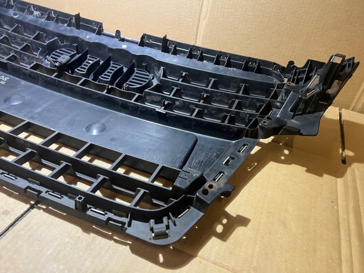 AUDI A4 B8 AVANT GRILLE CALANDRE RADIATEUR AVANT 8K0853651