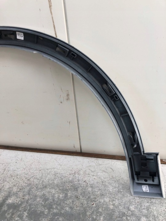 MOULURE PASSAGE DE ROUE DROIT AVANT AUDI Q2 81A853718A