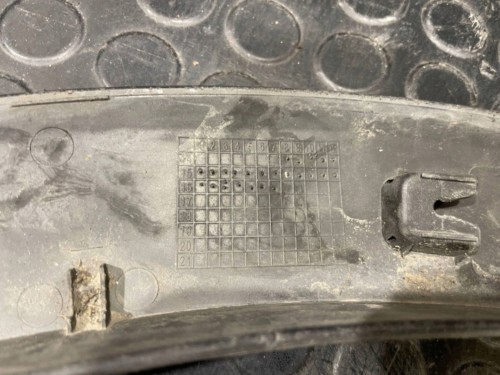 KIA SORENTO III 3 14-20 MOULURE REVÊTEMENT SUR AILE GAUCHE AVANT AVANT