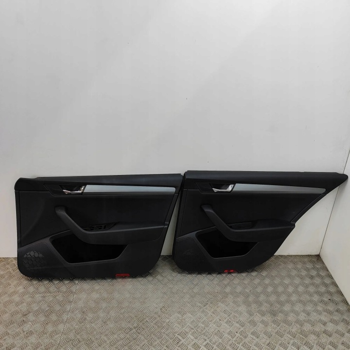 ENSEMBLE SIÈGES SKODA SUPERB III ESTATE (3V5) 5Q4881105R 31547748 2.0L 110KW