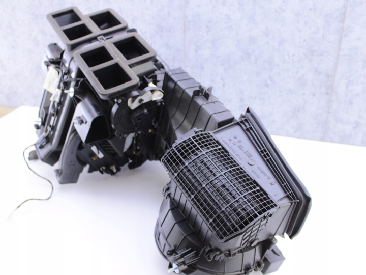 MERCEDES B-KLASA W246 CHAUFFAGE VENTILATEUR CLIMATISATION A2468301800