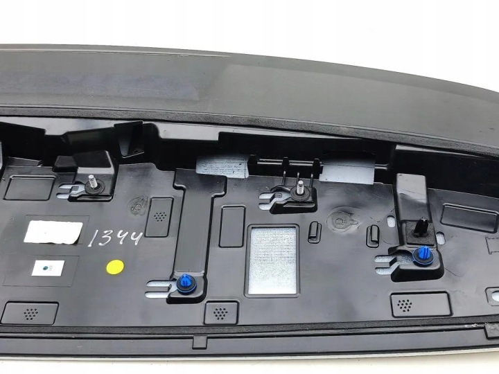 AUDI Q3 F3 83A827933A ARRIÈRE BECQUETS