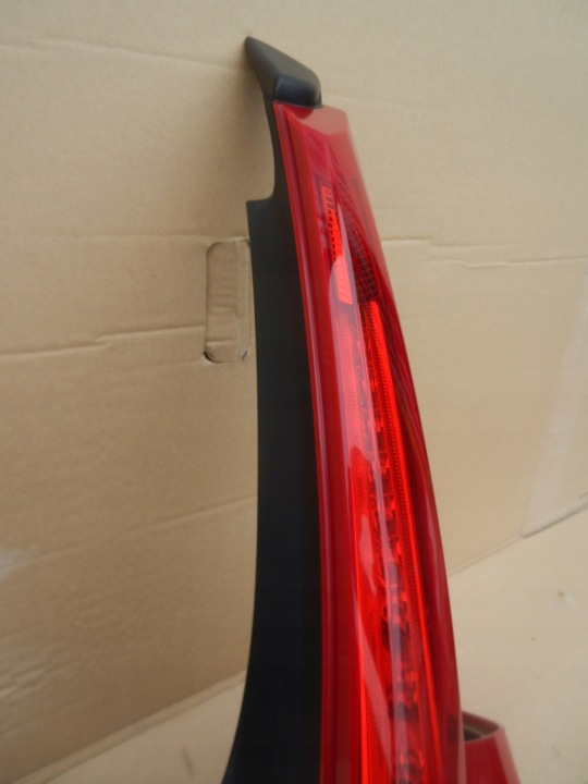 PHARE DROITE ARRIÈRE VOLVO V60 14R 13-