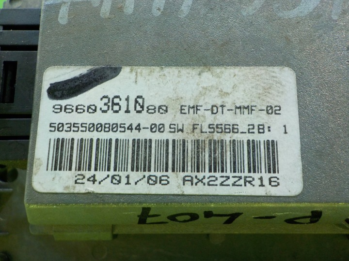 PEUGEOT 407 COUPÉ 2.7 HDI VOITURE 06R 2D MONITEUR RADIO 9660361080