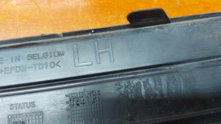BOUCHON GRILLE PARE-CHOCS GAUCHE GAUCHE AVANT AVANT VOLVO XC90 II