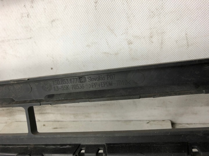 VW UP GRILLE PARE-CHOCS CENTRALE 1S0853677E