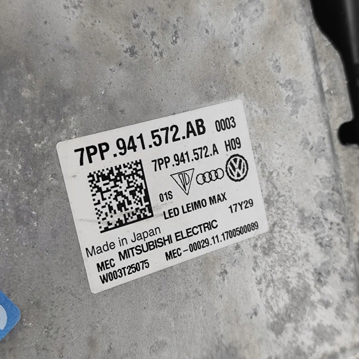 VW PASSAT VARIANT B8 3G5 GAUCHE AVANT PROJECTEUR 2018