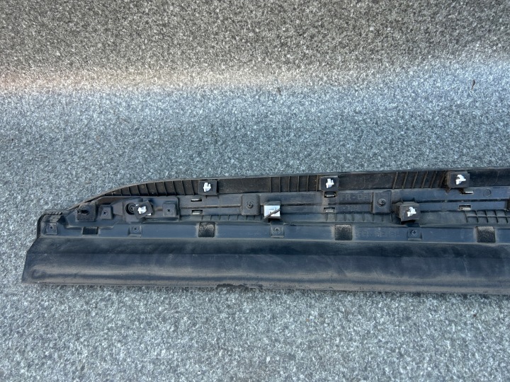 MOULURE PORTES DROIT AVANT KIA SORENTO IV 87722-P2000 POZNAŃ
