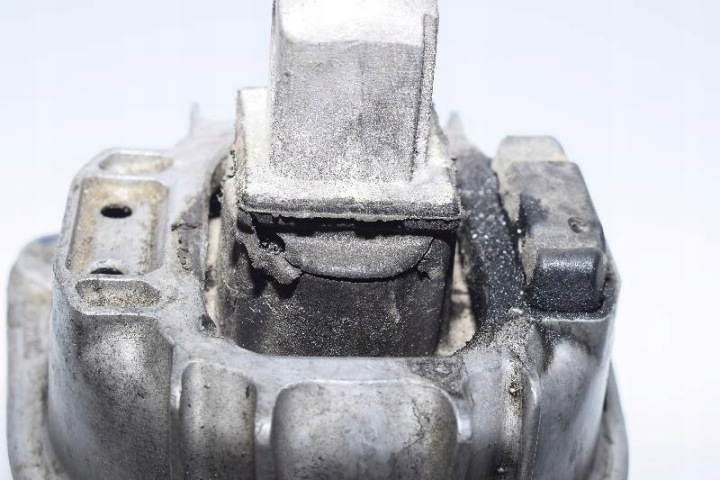 COUSSIN MOTEUR GAUCHE BMW 7 (F01, F02) 6860233 3.0L DIESEL 280KW 2013