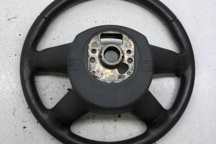 VOLANT AUDI A6 AVANT (4F5, C6) 4F0419091DB 2.7L DIESEL 2007