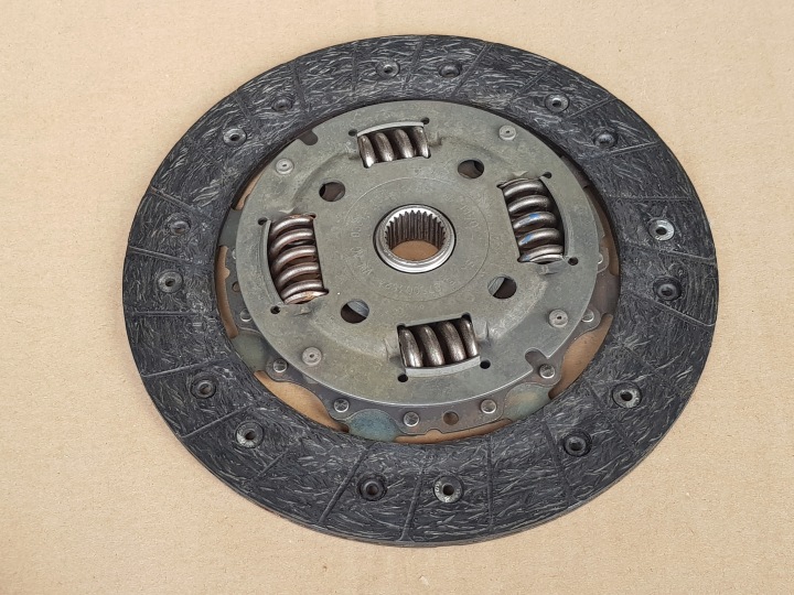 EMBRAYAGE COMPLET RIGIDE 1.2 TSI TFSI CBZ CBZA CBZB CBZC FONCTIONNELLES