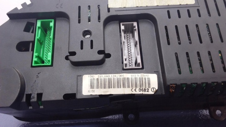 AUDI A6 C5 2.5 TDI COMPTEUR TABLEAU DE BORD EUROPE GRAND FIS 4B0920933G