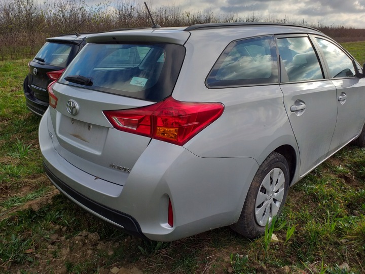 TOYOTA AURIS II BOUCHON PLANCHERS ARRIÈRE PLASTIQUE
