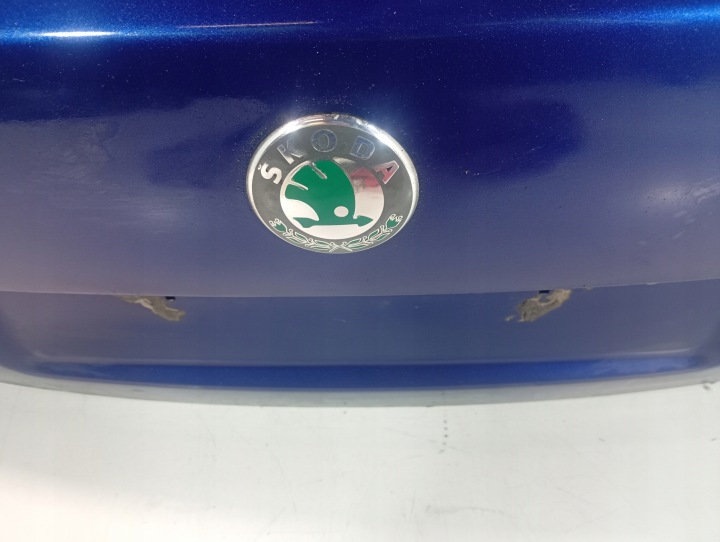 SKODA FABIA 1 I 99-08 COUVERCLES DE COFFRE COUVERCLES DE COFFRE ARRIÈRE ARRIÈRE CODE VERNIS 9462