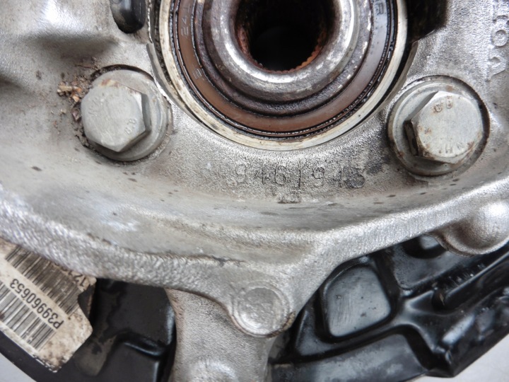 ROTULE DE DIRECTION MOYEU GAUCHE AVANT VOLVO V70 I 2,4 D5 9461943