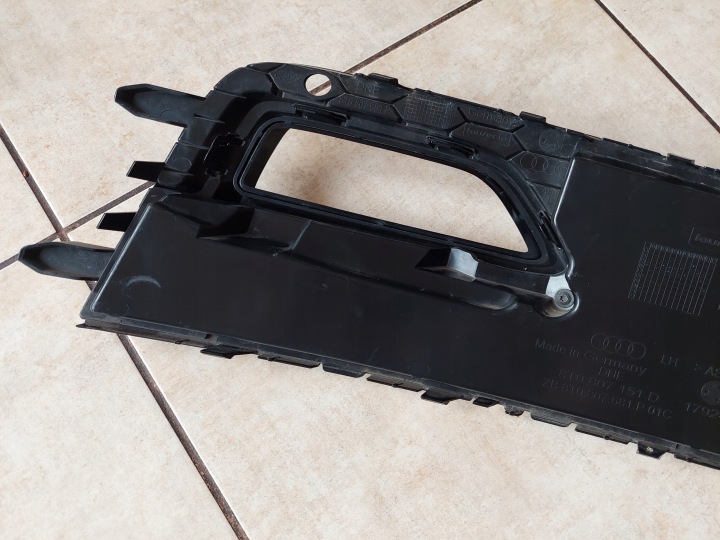 GRILLE PARE-CHOCS AVANT GAUCHE AUDI A5 8T LIFT S-LINE COMPETITION