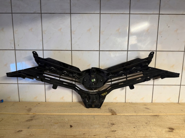 TOYOTA AURIS II LIFT 15-18 GRILLE CALANDRE ORIGINAL