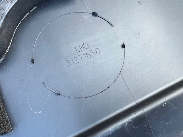 DOUBLURE DE PASSAGE DE ROUE VOLVO XC60 I 31271658