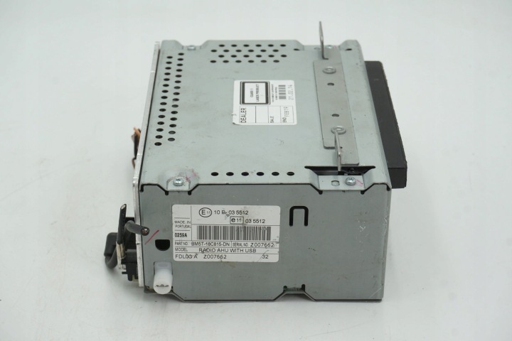 RADIO LECTEUR DE CARTE CD FORD FOCUS BM5T-18C815-DN