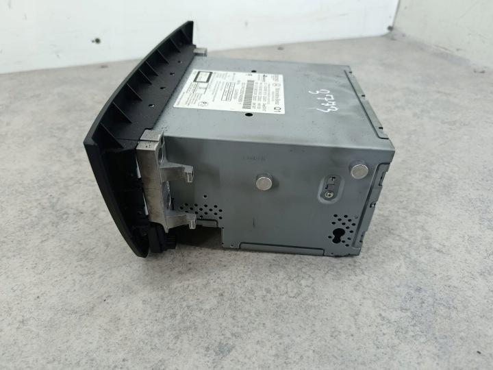 RADIO D'USINE MERCEDES-BENZ CLASSE C W204 A2049001813