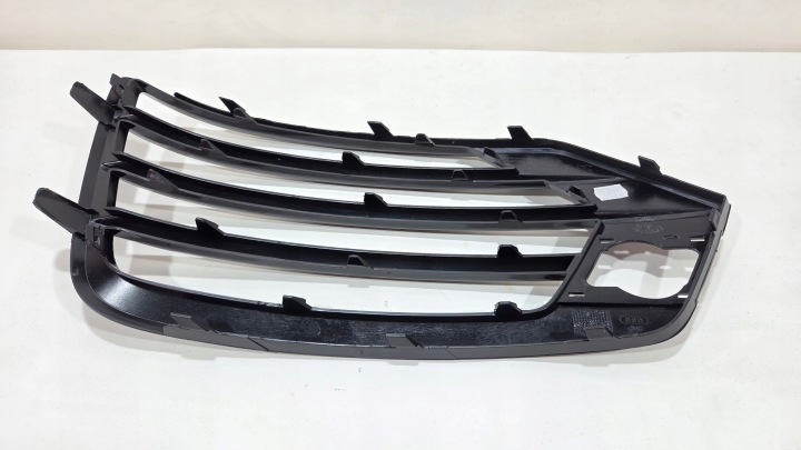 AUDI Q3 8U DROITE GRILLE CALANDRE PARE-CHOCS AVANT 8U0807682 S-LINE LIFT NEUF
