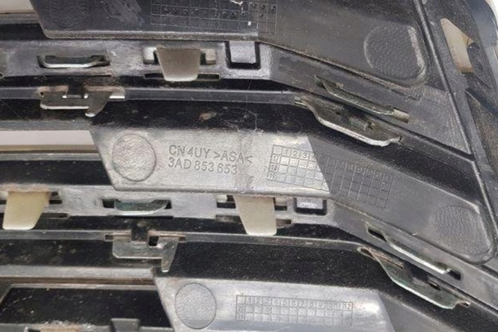 GRILLE VW PASSAT B7 (362) 3AD853653 2.0L DIESEL 103KW 2012