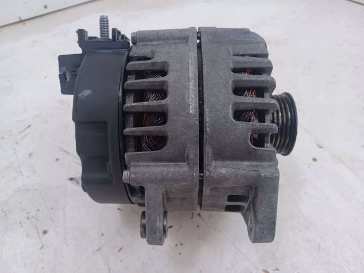MERCEDES E W213 213 2.0 CDI ALTERNATEUR 0009063003