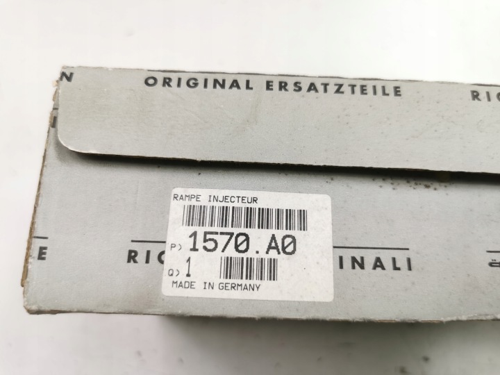 MOULURE CARBURANT CITROEN C5 C8 PEUGEOT EXPERT OE 0445214017 1570.A0