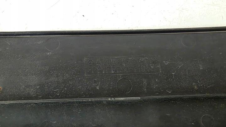 SUPPORT CHÂSSIS FIXATION CADRE DE PLAQUE D'IMMATRICULATION MERCEDES C-KLASA W203