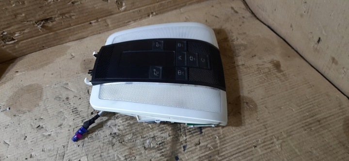 OSWIETLNIENIE INTERNE CABINES MERCEDES DANS 204 A2048200823