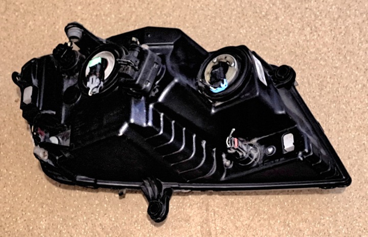 DODGE CHARGER PROJECTEUR GAUCHE FD05116203AD (241)