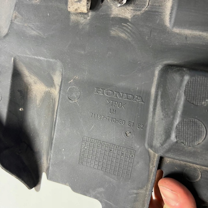 PROTECTION GUIDE D'AIR GAUCHE HONDA CIVIC IX 9 OE 71187-TV0-E0
