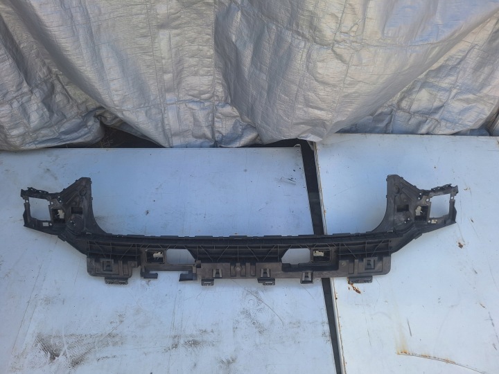 AUDI Q2 81A SUPPORT GLISSIÈRE FIXATION PARE-CHOCS ARRIÈRE ARRIÈRE 81A807385A