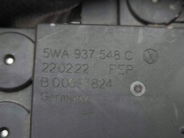 VOLKSWAGEN GOLF VIII SERRE-CÂBLE PYROTECHNIQUE 2023 5WA937548C