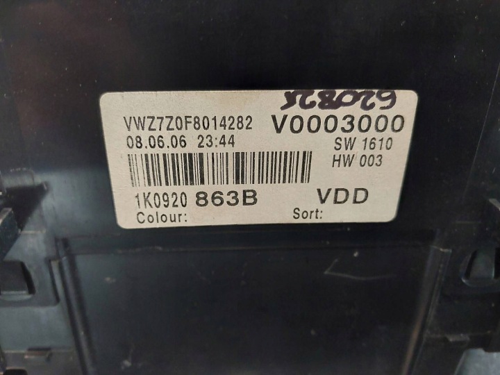 COMPTEUR COMPTEUR DE VITESSE VOLKSWAGEN GOLF V 1K0920863B
