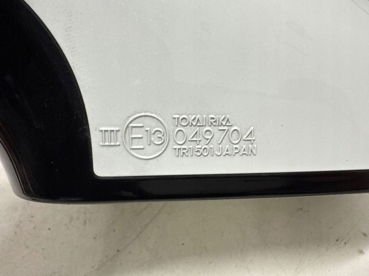 2024 LEXUS UX ÉLECTRIQUE RÉTROVISEUR LATÉRAL 049704