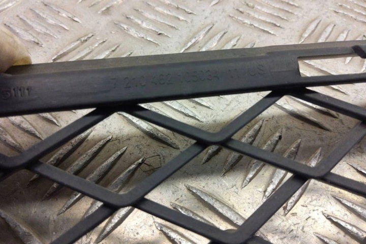 GRILLE PARE-CHOCS CENTRALE BMW X3 (F25) 7210462 3.0L GASOLINE 225KW 2013