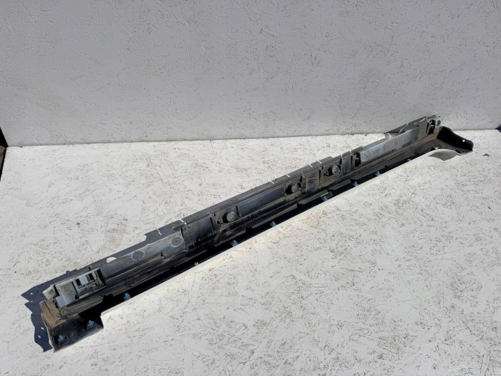 COROLLA E21 LIFT MOULURE SEUIL GAUCHE BLANCHE 040 75860-02230